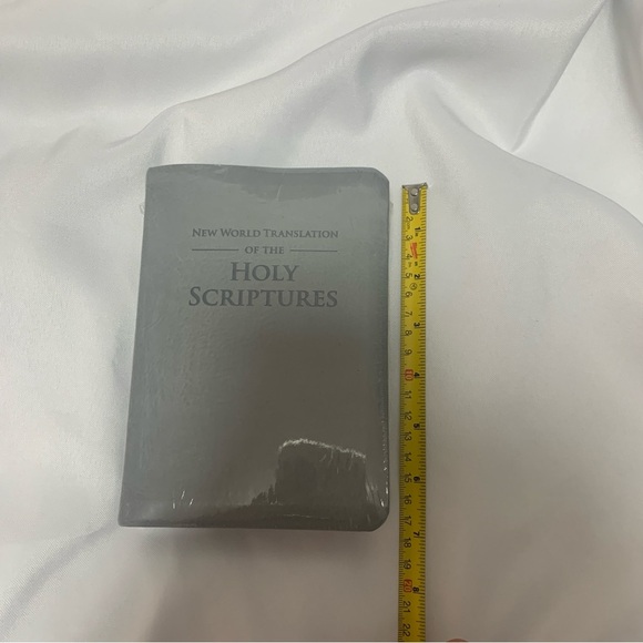 NEW WORLD TRANSLATION OF THE HOLY SCRIPTURES NEW SEALED BOOK BIBLE, Grey Cover. - Picture 12 of 12